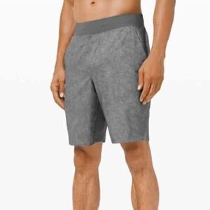 Lululemon Mens T.H.E. Short 9" Linerless - Small